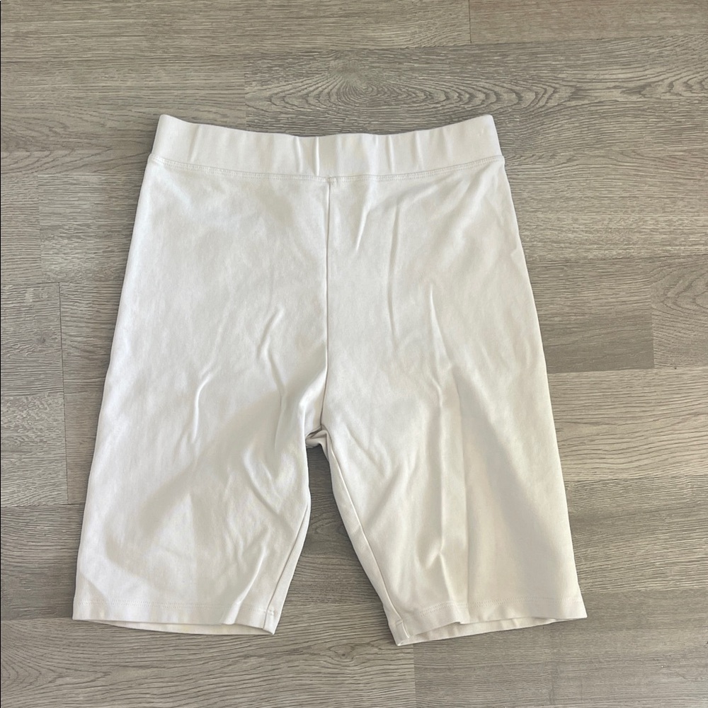 WILFRED FREE Medium Cream Biker Shorts